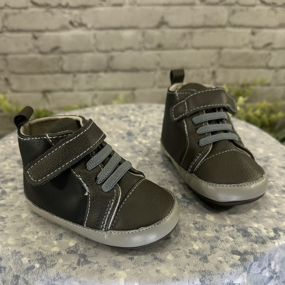 RISING STAR Black & Gray Soft Vinyl High-Top Crib Shoes - Baby Boy 9-12 MOs.🖤EUC